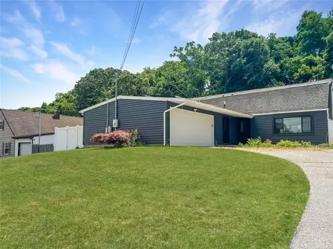 37 Arrow St, Selden, NY 11784