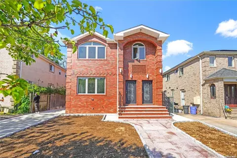 61-40 232nd St, Oakland Gardens, NY 11364