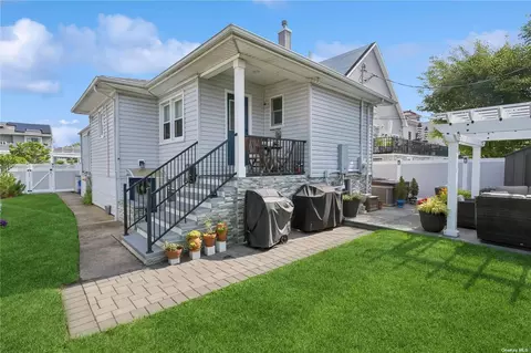 210 E Olive St, Long Beach, NY 11561