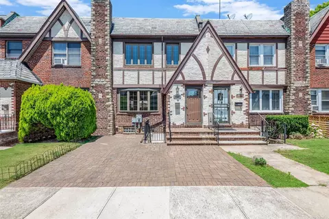 85-29 67th Rd, Rego Park, NY 11374