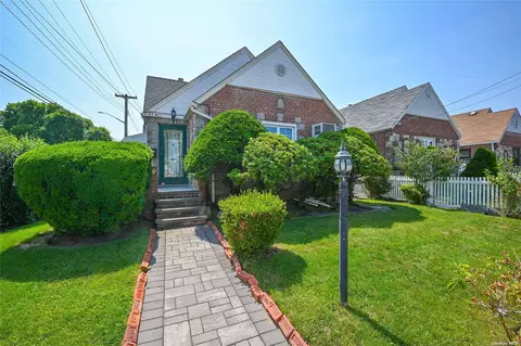 81-40 165 St, Hillcrest Queens, NY 11432