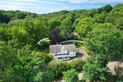 138 Cove Rd, Huntington, NY 11743