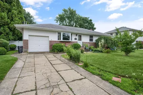 20 Larry Dr, Commack, NY 11725