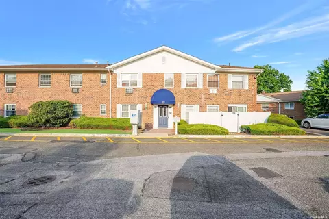460 Old Town Rd #19G, Port Jefferson Station, NY 11776