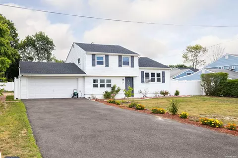 645 Americus Ave, Patchogue, NY 11772