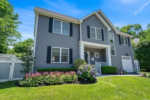 38 Gaines St, Huntington, NY 11743