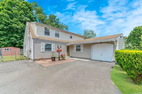 473 Ralph Ave, Central Islip, NY 11722