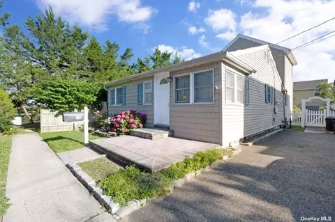 10 Bayview St E, East Rockaway, NY 11518