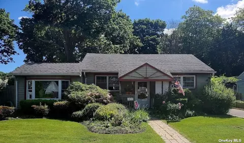 1405 Lombardy Blvd, Bay Shore, NY 11706