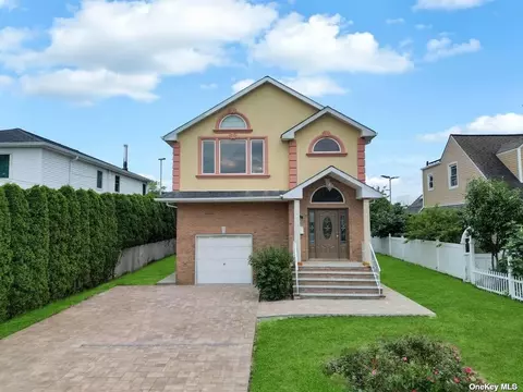 162 Park Ave, New Hyde Park, NY 11040