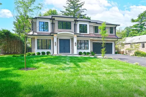 16 Rockcrest Rd, Manhasset, NY 11030