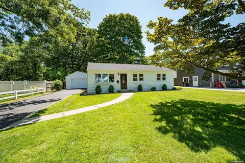 675 Sandra Ave, West Islip, NY 11795