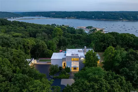 98 Shore Rd, Cold Spring Harbor, NY 11724