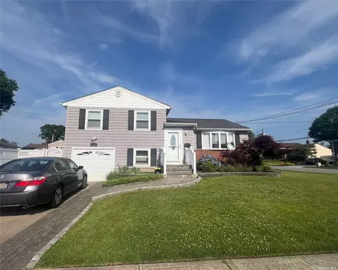 452 Broadway, Massapequa Park, NY 11762