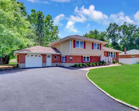 142 Burr Rd, East Northport, NY 11731