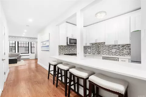 109-14 Ascan Ave #4N, Forest Hills, NY 11375