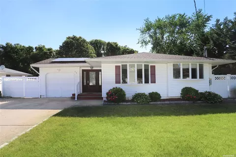 11 Campo Ave, Selden, NY 11784