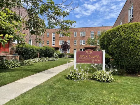275 Maple Ave #1C, Rockville Centre, NY 11570