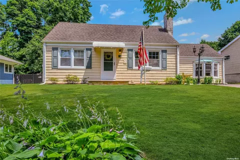 190 Soundview Rd, Huntington, NY 11743