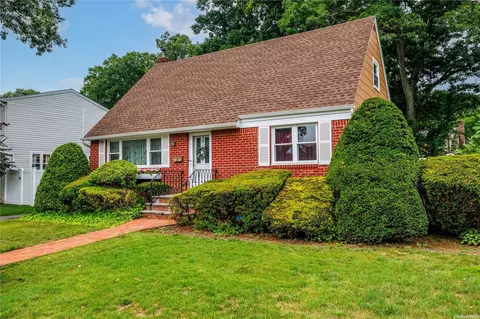 1406 Richard Ave, Merrick, NY 11566