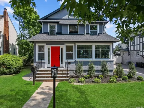 65 Hempstead Ave, Rockville Centre, NY 11570