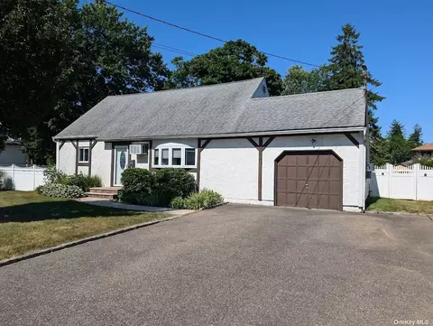 166 Wright Ave, Deer Park, NY 11729