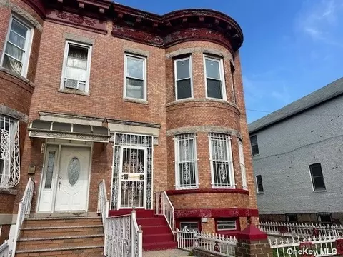 192 E 57th St, Brooklyn, NY 11203