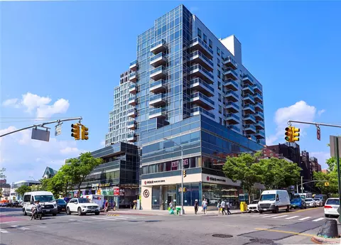 42-35 Main St #11G, Flushing, NY 11355