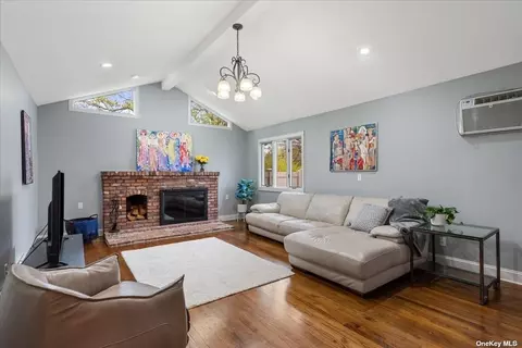 179 Morton Blvd, Plainview, NY 11803