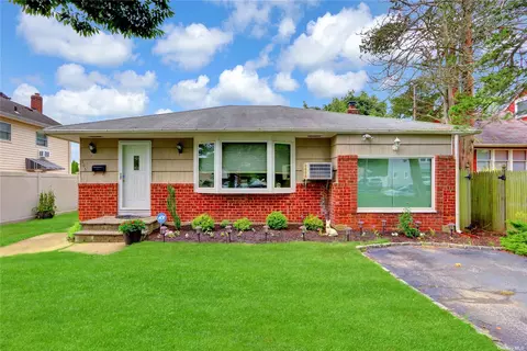 106 Massapequa Ave, Massapequa, NY 11758