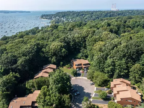 20 North Rd #20, Northport, NY 11768