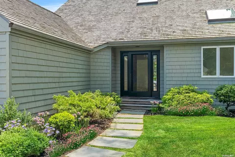 68 Huckleberry Ln #68, East Hampton, NY 11937