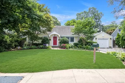 1040 5th Ave, East Northport, NY 11731