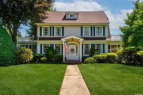 29 Hilton Ave, Garden City, NY 11530