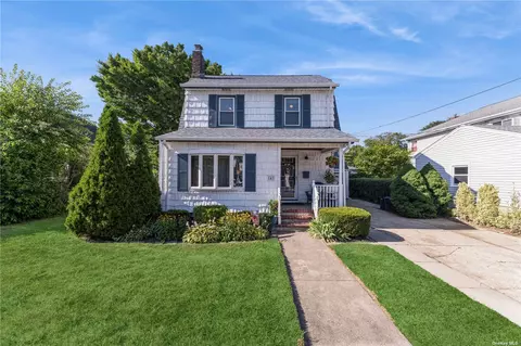 143 Magnolia Ave, Floral Park, NY 11001