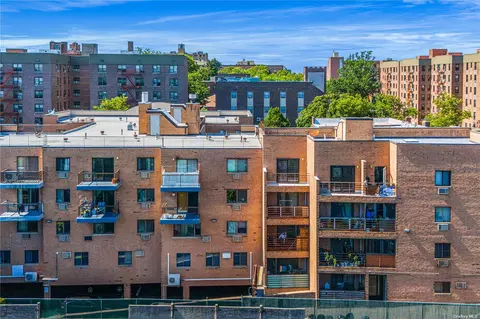 40-12 149th St #2I, Flushing, NY 11354