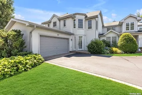527 Bardini Dr #527, Melville, NY 11747