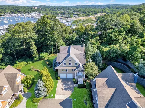 8 Shore Ct, Huntington, NY 11743