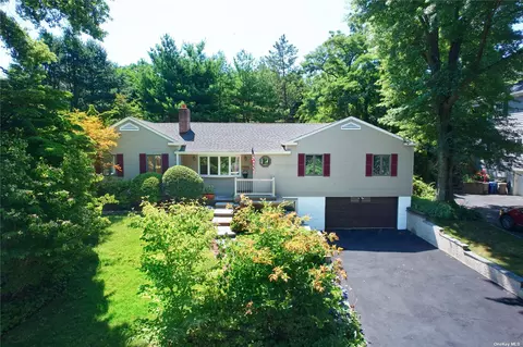 22 Beacon Dr, Port Washington, NY 11050