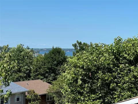 11 Harbour Ln #6A, Oyster Bay, NY 11771