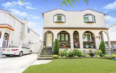 372 Montreal Ave, Staten Island, NY 10306