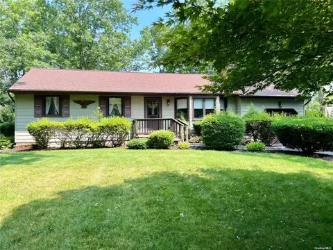 11 Argyle, Smithtown, NY 11787