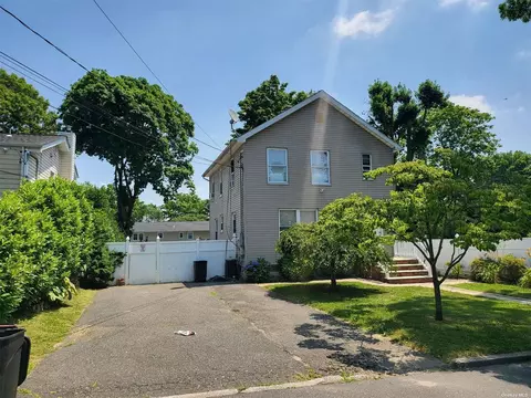 62 9th Ave, Huntington Station, NY 11746