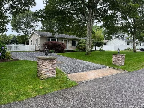 46 Riverdale Dr, Hampton Bays, NY 11946