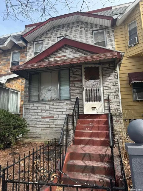 31-33 94th St, East Elmhurst, NY 11369