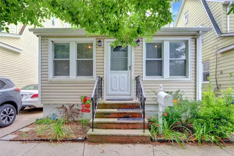 89-10 250th St, Bellerose, NY 11426