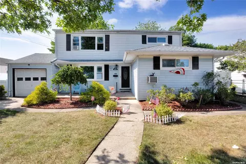 1839 Fairhaven Rd, East Meadow, NY 11554