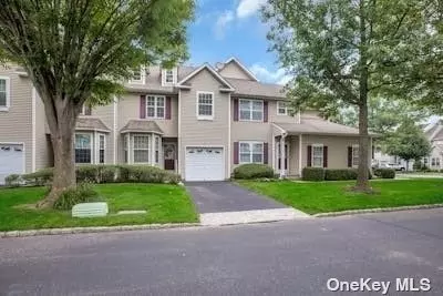 6 Avery Ct #6, Nesconset, NY 11767