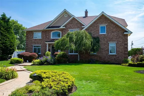 117 Ocean Ave, Massapequa, NY 11758