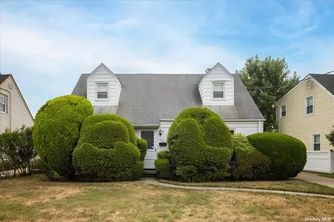 165 Derby St, Valley Stream, NY 11581